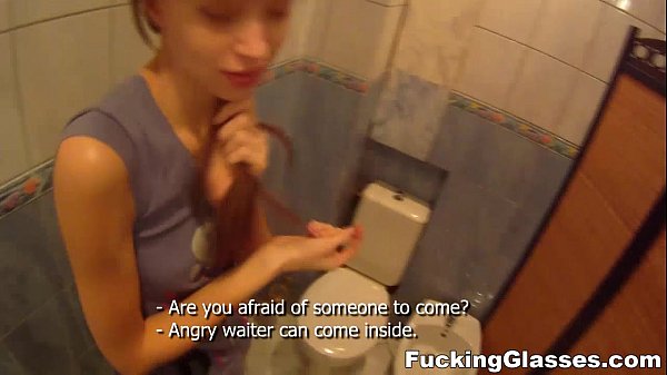Adolescenta Kitana A Demida face sex pentru ochelari – futere tare si sex oral
