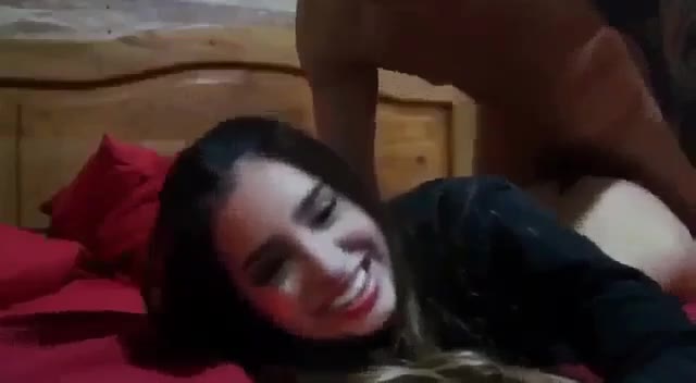 Amatoare romanca se fute in pat cu prietenul ei