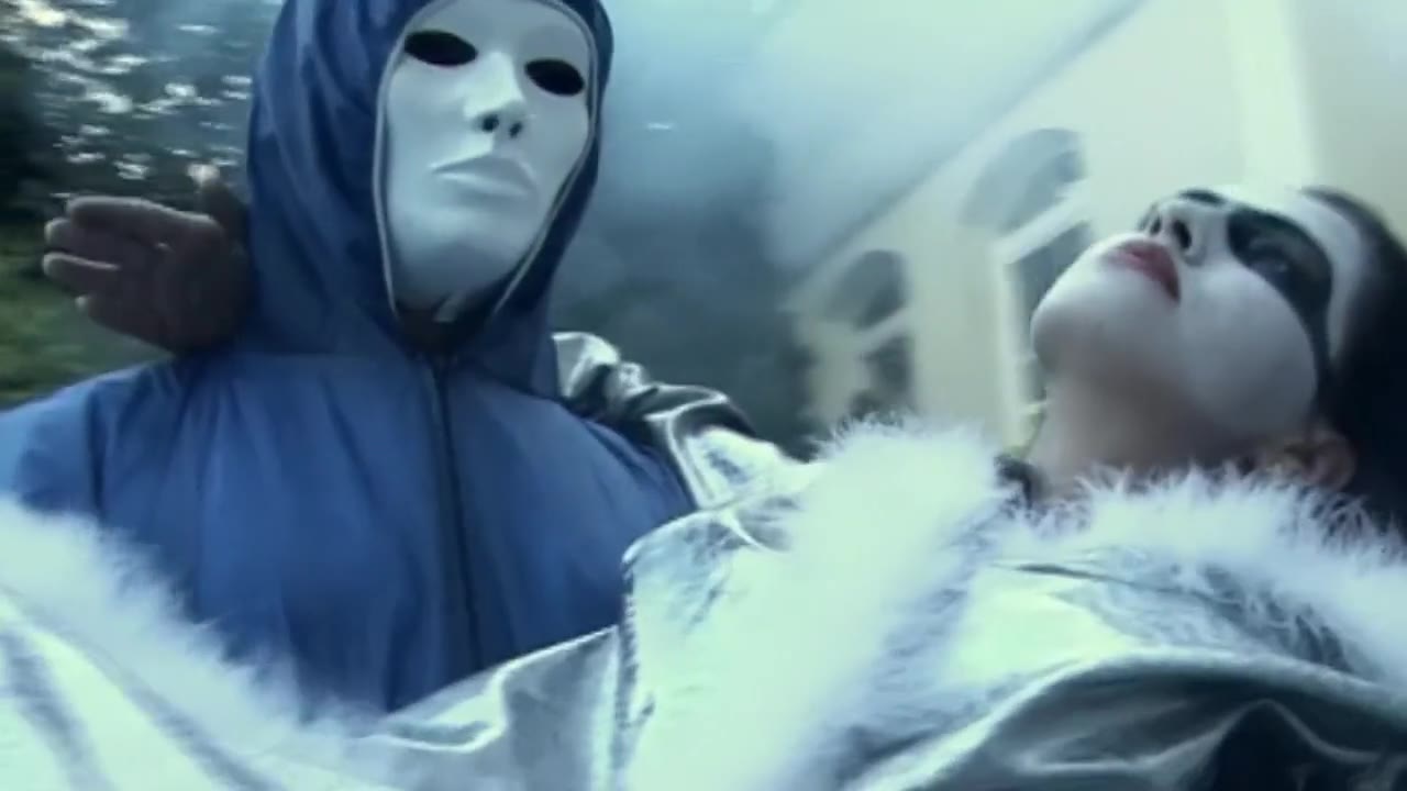 Coming from space Part #4 - Clip amator HD cu act explicit si final intens